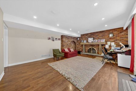 For Lease - 1719 Valentine Gardens, Mississauga, Ontario - Photo 2