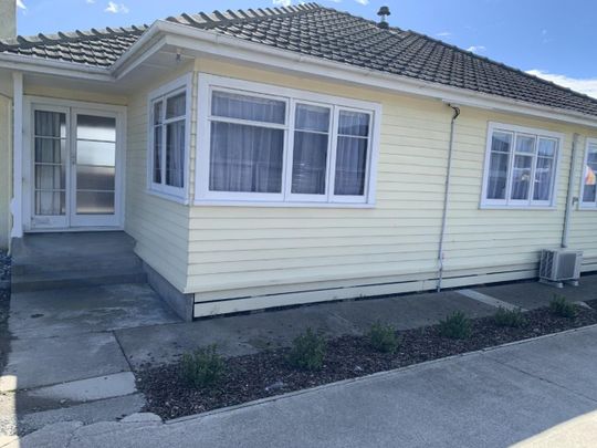 Home Sweet Home close to Richmond - move in before Christmas - Photo 1