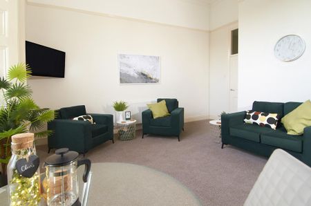 1 bedroom in a house share to rent - Photo 2