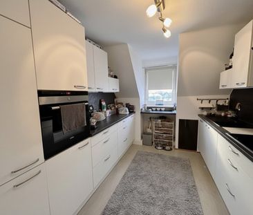 Idyllisches Dachgeschoßwohnung mit großem Balkon und Grünblick in Linz - Photo 3