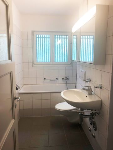 Grosszügige Wohnung an begrünter Lage in Zürich-Höngg - Photo 3