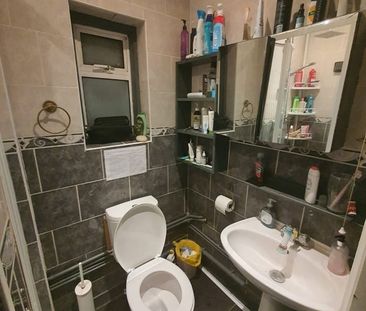 Room in a Shared House, Leytonstone Road, E15 - Photo 5