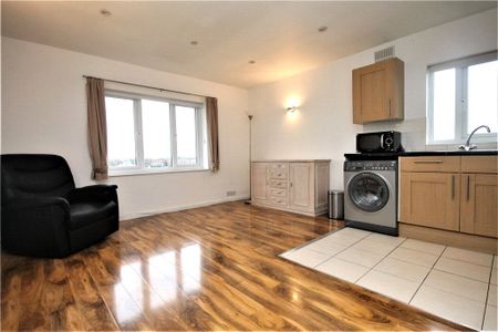 Wicket Road, Ealing, UB6 8YH - Photo 2