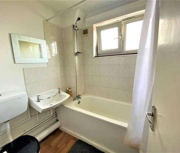 Throckmorton Road, Canning Town, E16 - Photo 3