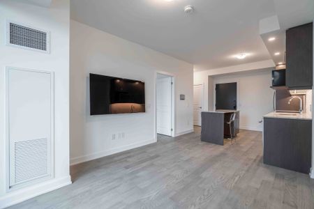 For Lease - 3220 William Coltson Avenue Unit# 918, Oakville, Ontario - Photo 4