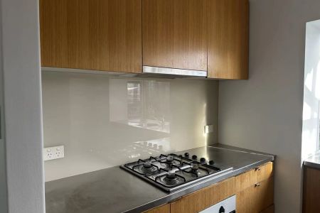 Upper Level 2 Bedrooms in Parkside! - Photo 5