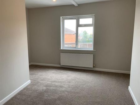 2 bedroom semi-detached house to rent - Photo 5