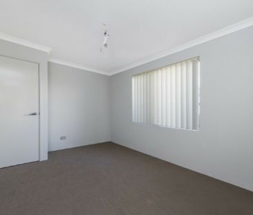 Perfectly Positioned Home Close to Parks, Schools & Waterfront. - Photo 5