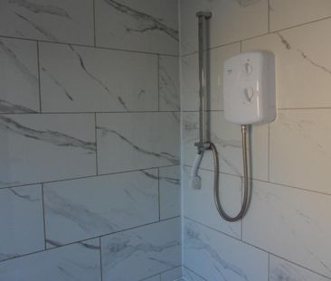 3 bedroom end of terrace house to rent - Photo 5