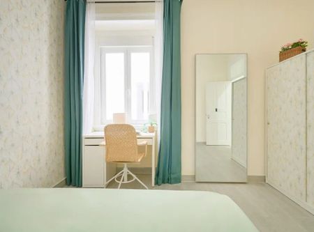 Rua Sampaio e Pina, Lisbon, Lisbon 1070-051 - Photo 2