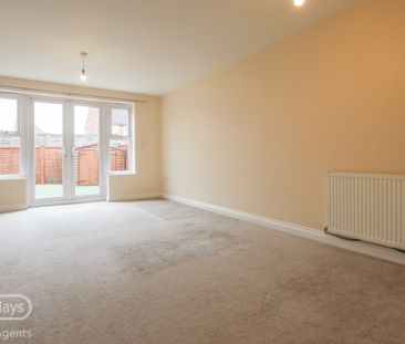 2 BEDROOM HOUSE - Photo 2