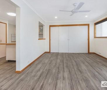 Freshly updated home - Photo 2
