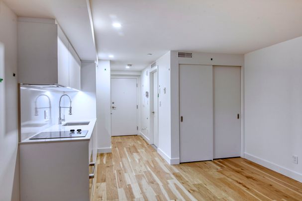 3460 Peel Street - Photo 1