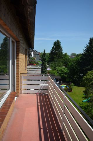 Sehr schönes Apartment mit Balkon und einem modernen Badezimmer! - Photo 2