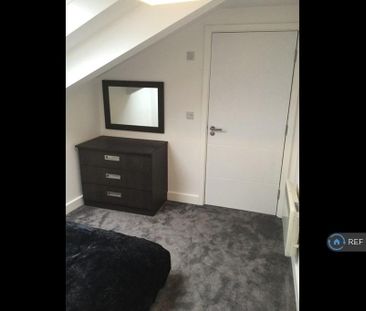 2 bedroom penthouse to rent - Photo 2