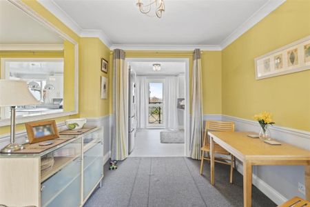 4 bedroom townhouse to rent - Photo 3