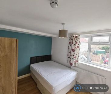 1 bedroom in a house share to rent - Photo 3