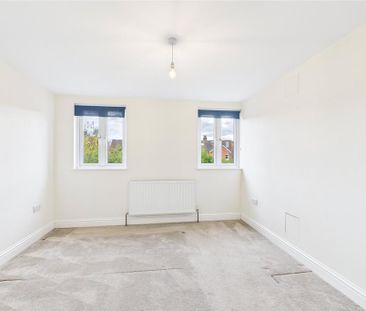 3 bedroom end of terrace house to rent - Photo 4