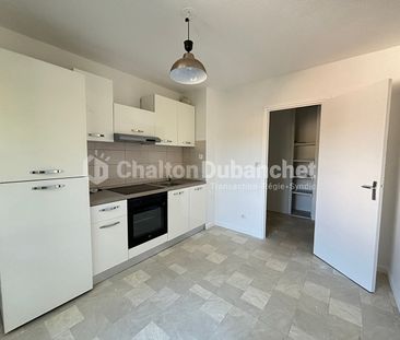 Location Appartement 4 pièces 74m² - Photo 3