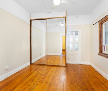 This charming country cottage awaits you! - Photo 2