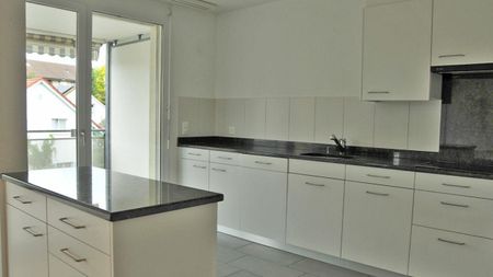 Grosszügige 5.5 Zimmerwohnung im Emmersberg - Photo 4