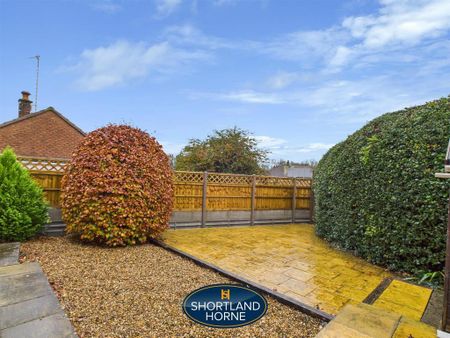 2 bedroom detached bungalow to rent - Photo 2