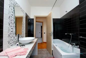 Trilocale in Via Caterina Fieschi, Roma