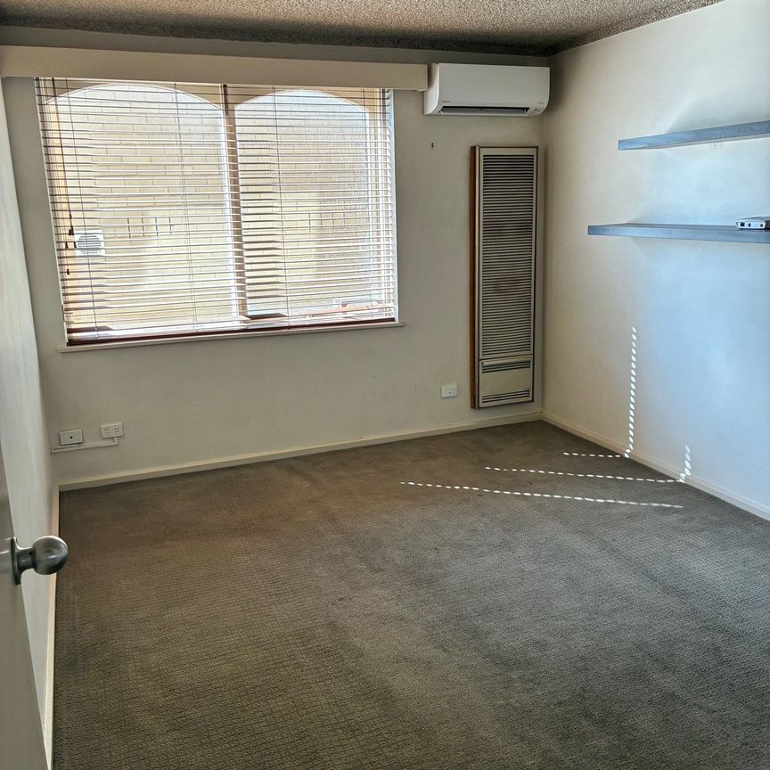 10/10-12 Lennon Street, Parkville VIC 3052 - Photo 1