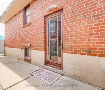 For Lease - 65 Whitburn Crescent, Toronto, Ontario - Photo 2