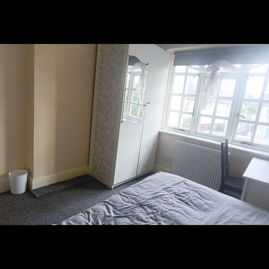 Room in a Shared House, Wembley, HA9 - Photo 1