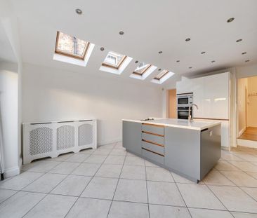 4 bedroom terraced house to rent - Photo 6