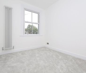 4 bedroom terraced house to rent - Photo 1