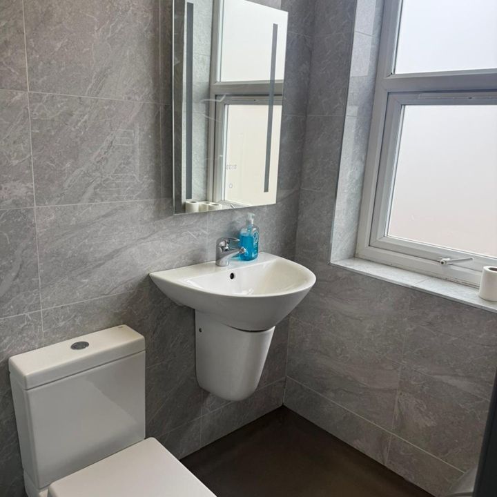 Room in a Shared House, Tanner St, IG11 - Photo 1