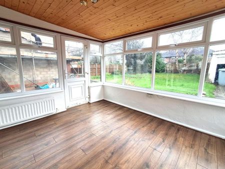 4 bedroom detached house to rent - Photo 3