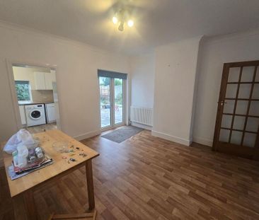 3 bedroom detached bungalow to rent - Photo 3