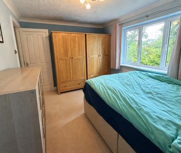 Percheron Drive, Woking, Surrey, GU21 - Photo 5