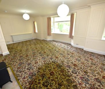 2 bedroom Flat in Otley Road, Leeds - Photo 1
