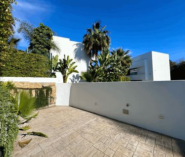 Estepona, Málaga - Photo 3