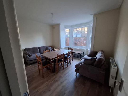 3 bedroom flat to rent - Photo 1