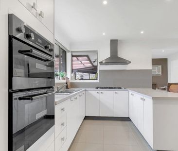 Spacious 3-Bedroom Home with Modern Amenities in Epping - Photo 2