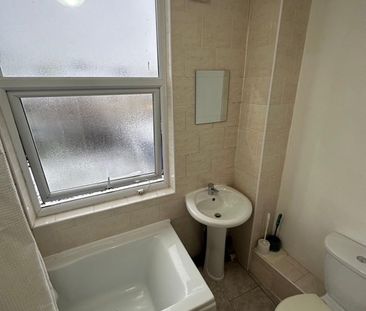 Studio Flat, Derwent Road West, L13 - Photo 3