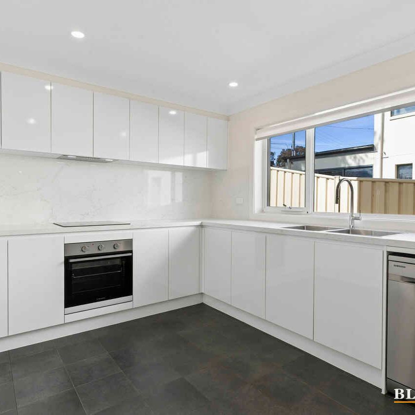 Large home with new kitchen - Photo 1