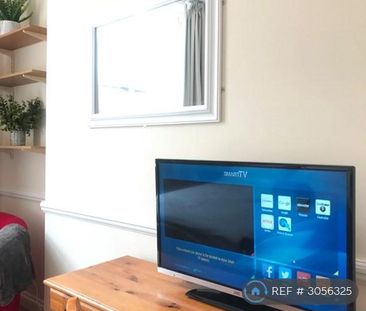 3 bedroom flat to rent - Photo 1