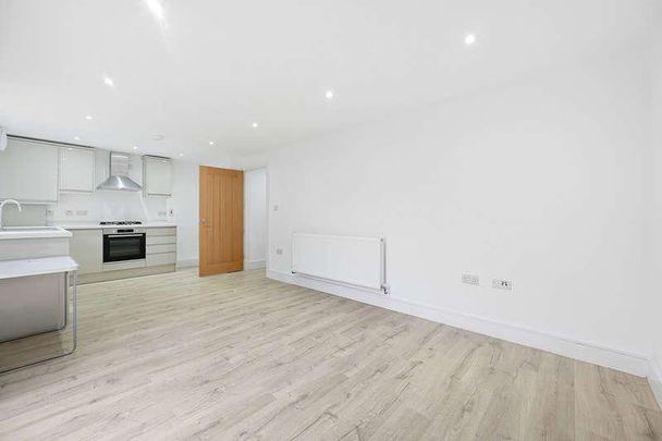 Boxtree Road, Harrow, HA3 - Photo 1