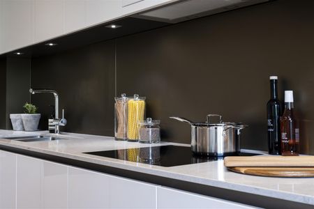 Pinewood Gardens, Teddington, TW11 - Photo 5