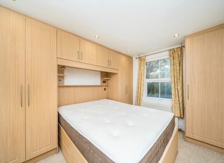 Elgin Avenue - Photo 5