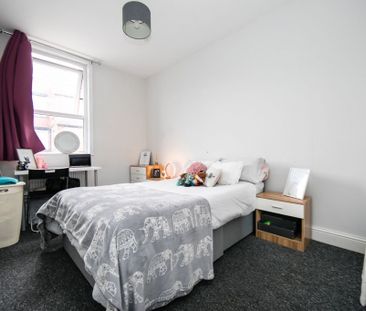 Estcourt Avenue, Headingley, Leeds - Photo 1