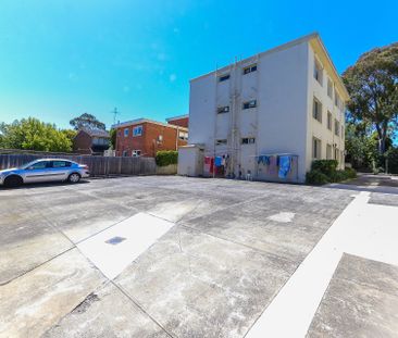 Spacious & Modern two bedroom apartment. - Photo 6