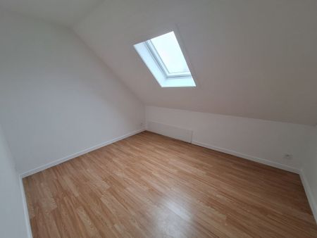 Gerenoveerde woning met 2 slaapkamers en koertje in centrum Poperinge. - Photo 5