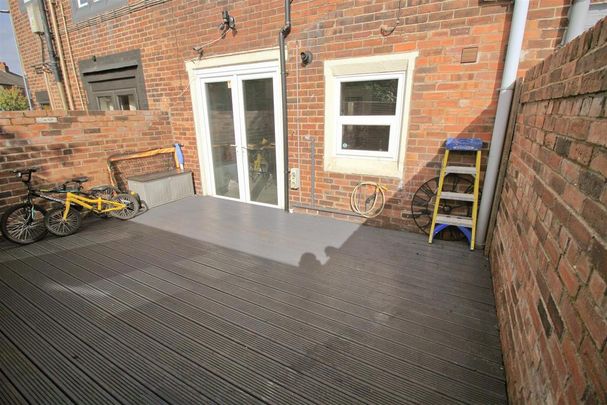 3 bedroom terraced house to rent - Photo 1